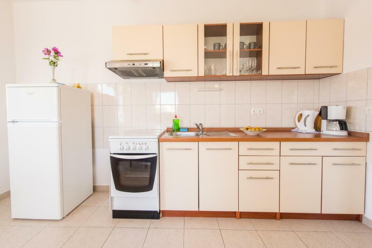 Apartments Maco Петрчане Экстерьер фото
